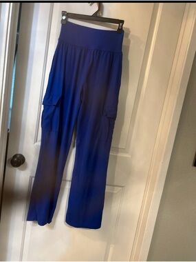High-Waist Wide-Leg Cargo Pants in Royal Blue
